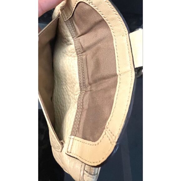 Coach Beige Pebbled Grain Leather Wristlet Front Buckle Magnetic Snap Closure. - Picture 6 of 11